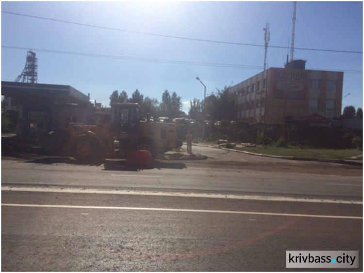 В Кривом Роге продолжается капитальный ремонт дороги по улице Волгоградская (ФОТО)