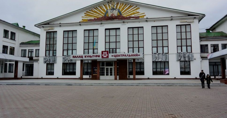 Репетиции в комфорте: предприятие Кривого Рога инвестировало 3,6 миллиона гривен в ремонт Дворца культуры (фото)