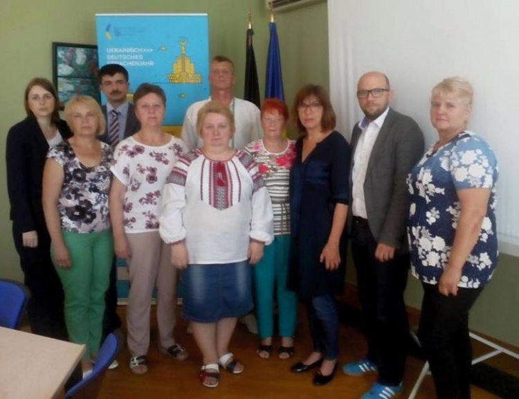 Мамы пленных бойцов батальона "Кривбасс" в Германии встретились с представителем Европарламента