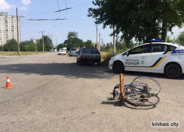 Пожилой велосипедист в Кривом Роге врезался в машину и впал в кому (ФОТО)