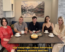 «Це початок нашого нового життя»: після трьох років полону завдяки Фонду Ріната Ахметова оборонець Маріуполя отримав власне житло