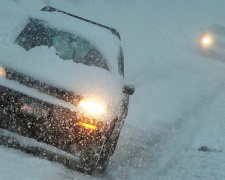 Чим загрожує поїздка на машині з неприбраним снігом - фото з відкритих джерел