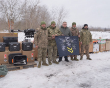 Сталевий фронт Ріната Ахметова передав 157-й бригаді великі дрони та системи протидії "шахедам"