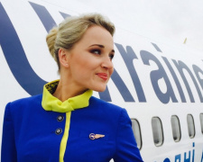 Робота з небом і дисципліною: суворі правила для стюардес - фото з відкритих джерел