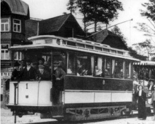 Перший електричний трамвай - фото з відкритих джерел