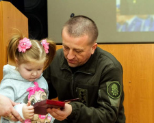 На Дніпропетровщині нагородили сім’ї загиблих військовослужбовців
