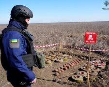 Саперів та піротехніків побільшало: в Україні триває розмінування територій