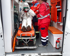 Могла замерзнути насмерть: у горах рятувальники знайшли дівчину з Кривого Рогу (фото)