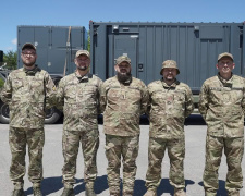 Кожна година має значення: 1-ий корпус НГУ «Азов» отримав мобільну лабораторію для ремонту техніки від Метінвесту