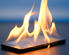 Ваш смартфон задихається в спеку - фото з відкритих джерел