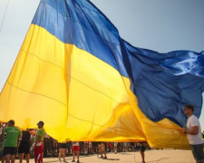 Воздушные змеи, трюки парашютистов и флаг-рекордсмен: как прошло авиа шоу &quot;Свободное небо&quot; в Майском