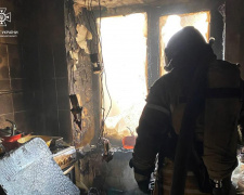 У Кривому Розі рятувальники загасили пожежу в квартирі