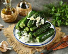 Хрусткі малосольні огірки: ідеальні пропорції для 3-літрової банки - фото з відкритих джерел