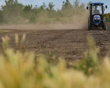 Ґрунт пересихає: на Дніпропетровщині аграріям бракувало вологи для сівби озимих