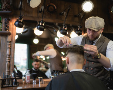 Українські заміни для модного слова «барбершоп» - фото з відкритих джерел