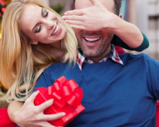 Чому ми знічуємося, отримуючи подарунки, і як це змінити - фото з відкритих джерел