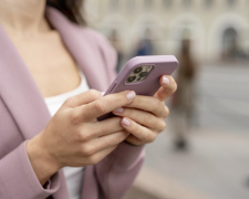 Як використання телефону впливає на ваше тіло та психіку - фото з відкритих джерел