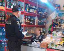 Незаконна торгівля, фото Національної поліції 