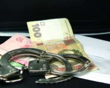 Криворожского копа пытались «купить» взяткой в 20 тысяч гривен