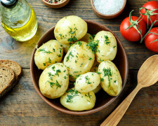 Молода картопля - фото ілюстративне з відкритих джерел  