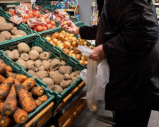 Чому в Україні подорожчали овочі та фрукти: роз’яснення