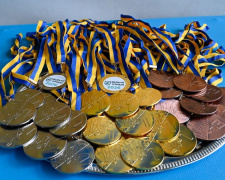 Повірити в себе й перемогти: криворізькі учасники проєкту «Вільні хвилі» привезли медалі зі змагань у Кам’янському