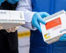 Фонд Рината Ахметова совместно с бизнесами региона передал тест-системы для больниц Днепропетровщины