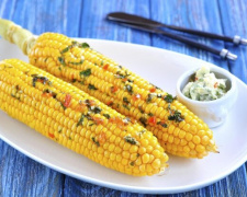 Рецепт ніжної запеченої кукурудзи: сподобається кожному