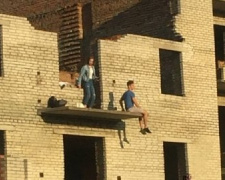 Ігри на недобудовах, фото з відкритих джерел 