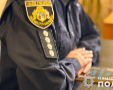 «Працювала» за двох: на Дніпропетровщині посадовиця платила доньці за рік прогулу