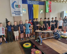 Майбутні чемпіони України: до Дня міста у Кривому Розі провели турнір з важкої атлетики серед дітей