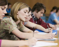 Криворожским абитуриентам напомнили о последнем дне подачи заявлений в вузы