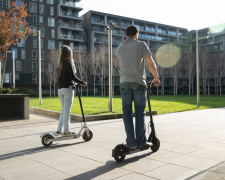 Правила дорожного руху для власників електросамокатів, фото ілюстративне