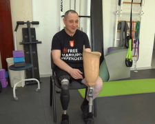 "Хочу бігати з дітьми»: захисник Маріуполя отримав один із найсучасніших протезів у світі за підтримки «Серця Азовсталі» 