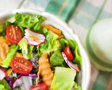 Корисні соуси замість майонезу: що обрати для салату - фото з відкритих джерел