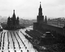 Сьогоднішній «культ перемоги» - фото з відкритих джерел