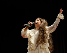 Вражати публіку голосом: юні співачки з Кривого Рогу виграли гран-прі міжнародного фестивалю талантів 