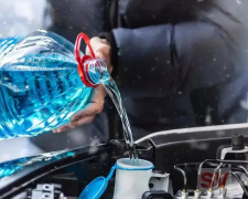 Зимовий омивач скла своїми руками: лайфхак для водіїв - фото з відкритих джерел