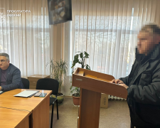 Розбещував неповнолітню через соцмережі: на Дніпропетровщині чоловіку повідомили про підозру