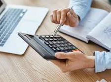 Стаж роботи за кордоном, фото ілюстративне 