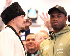 Олександр Усик знову на рингу, фото з відкритих джерел 