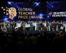 Найкращих педагогів України відзначили престижною премією: серед лауреатів - учитель із Кам’янського