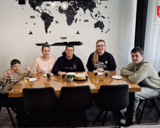 Пройшов поранення і полон: оборонцю Маріуполя Роману Мещерякову вручили квартиру завдяки програмі «Серце Азовсталі»