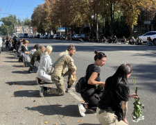 Живий коридор на честь полеглого захисника Данила Настича: як криворіжці прощалися з «Рижим»