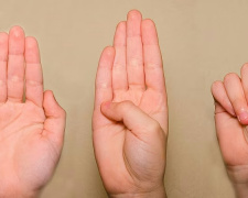 Жест порятунку, фото з відкритих джерел 