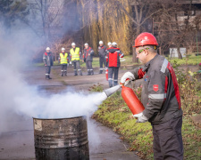 Вогнегасник — у вправних руках: у Кривому Розі на об’єднаному ГЗК Метінвест діють добровільні протипожежні ланки