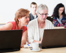 «Бабусю, how are you?»: у Кривому Розі запускають безкоштовні онлайн-курси англійської для пенсіонерів