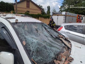 Кривий Ріг зазнав атаки «шахедів»: поранені містяни, зруйнована інфраструктура 