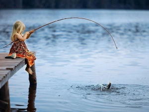 Рибалки святкують, риба ховається - фото з відкритих джерел
