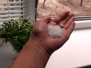 Тарілка солі біля вікна: дивний трюк, який справді працює - фото з відкритих джерел